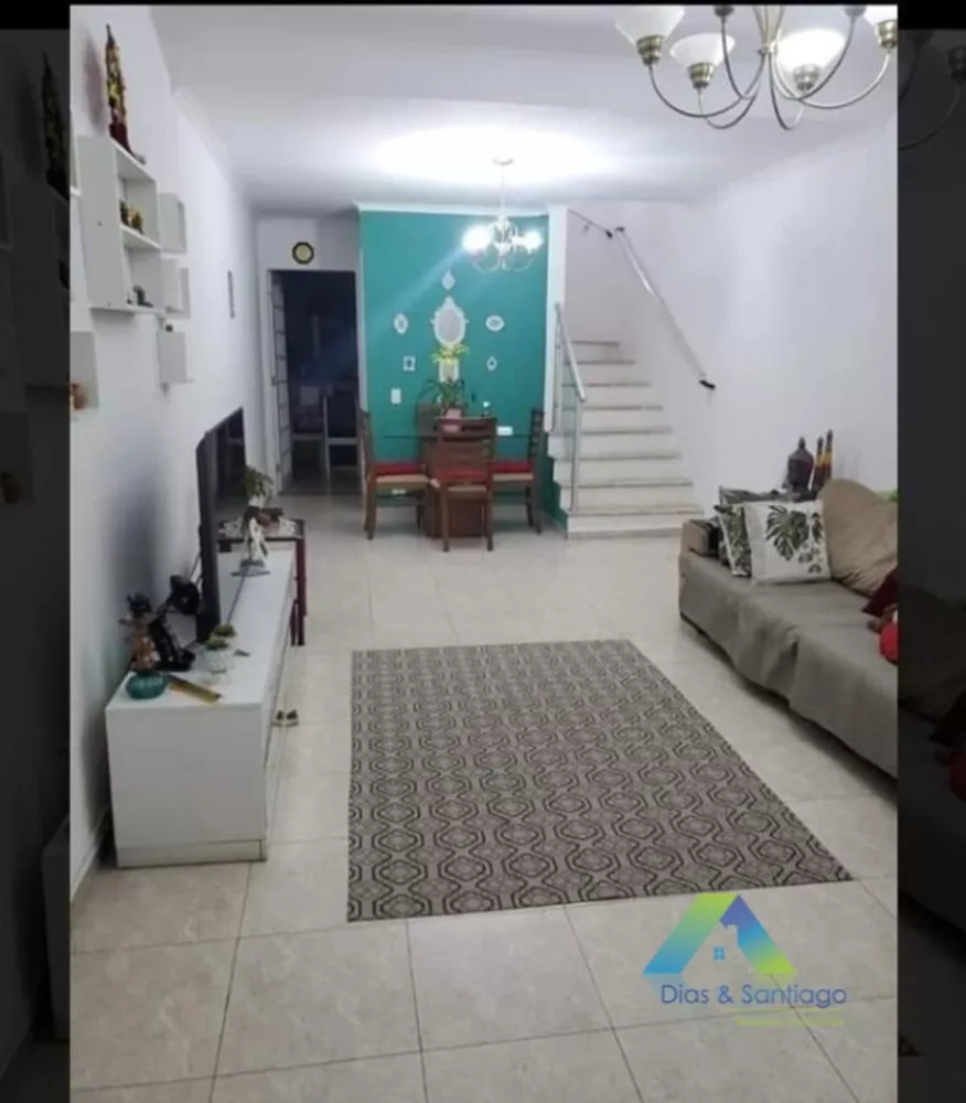 Sobrado à venda com 3 quartos, 200m² - Foto 1