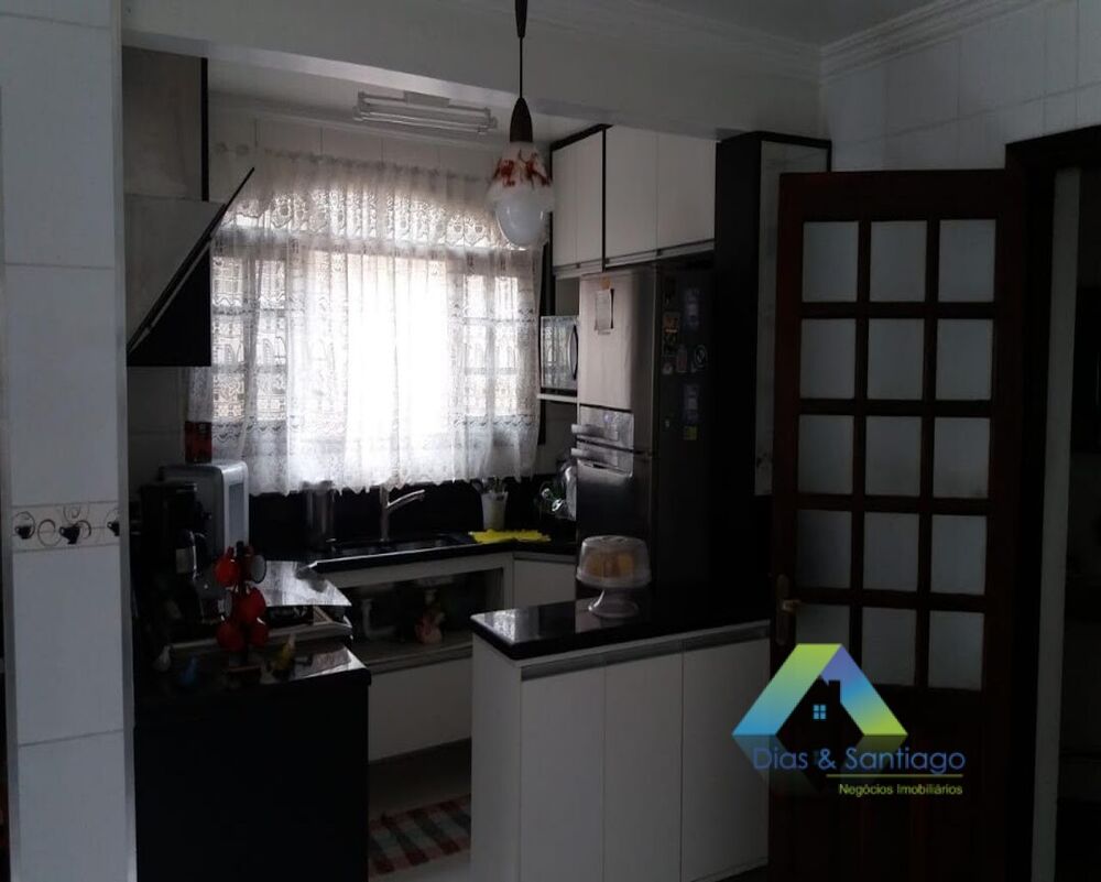 Sobrado à venda com 3 quartos, 250m² - Foto 4
