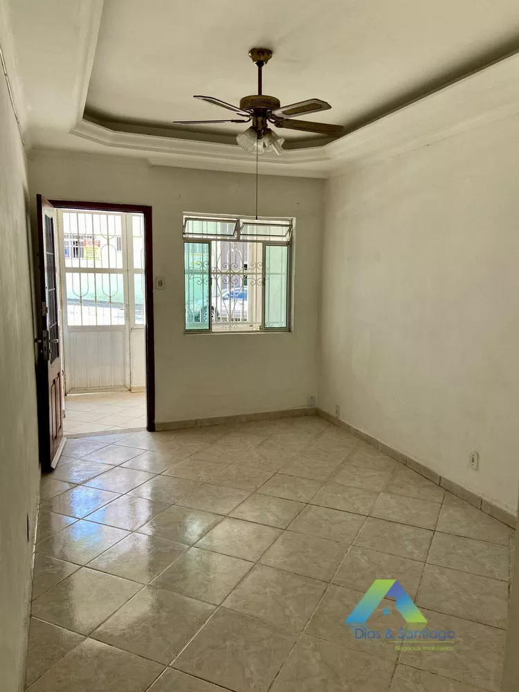 Casa à venda com 4 quartos, 204m² - Foto 1