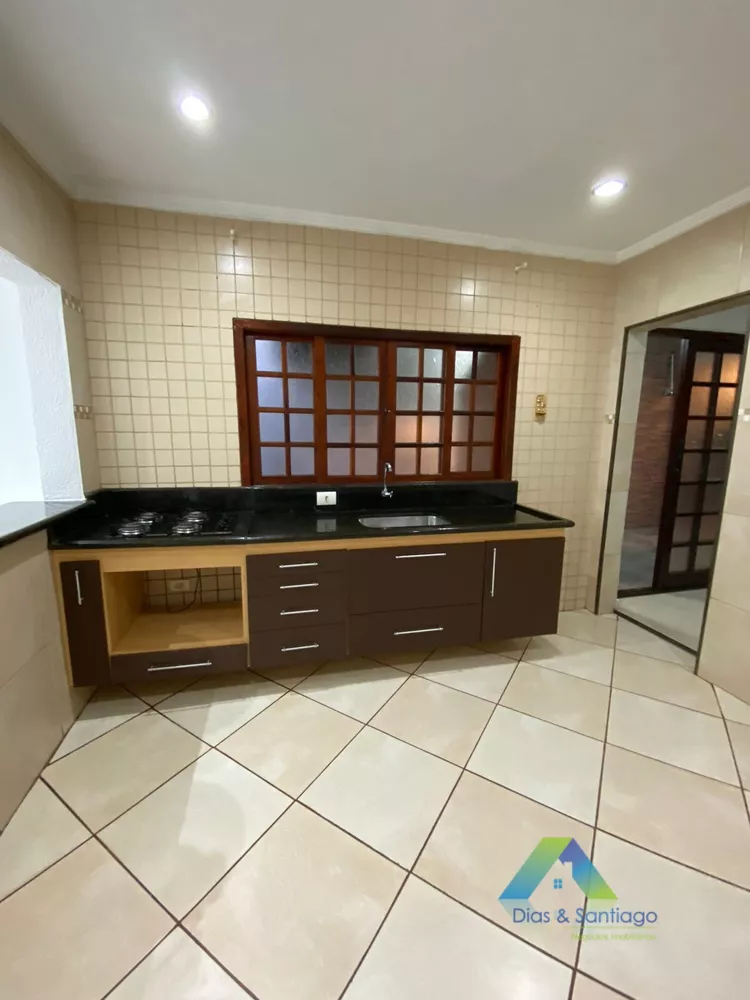 Casa à venda com 3 quartos, 150m² - Foto 1