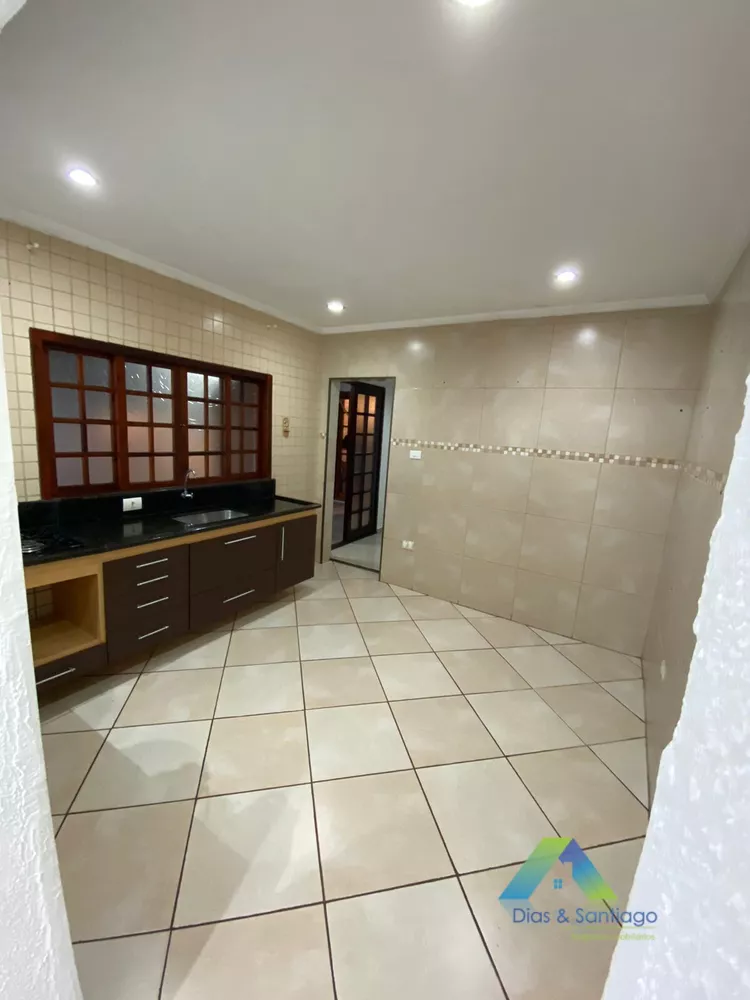 Casa à venda com 3 quartos, 150m² - Foto 2