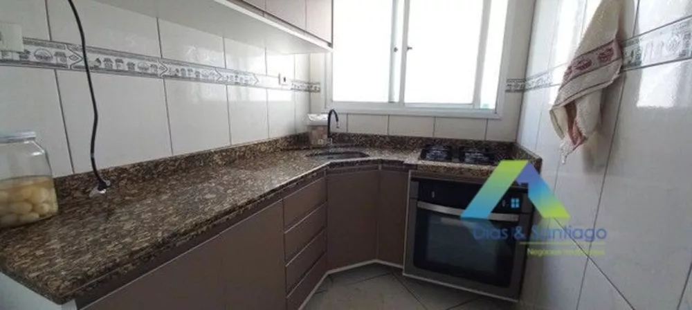 Apartamento à venda com 3 quartos, 140m² - Foto 2