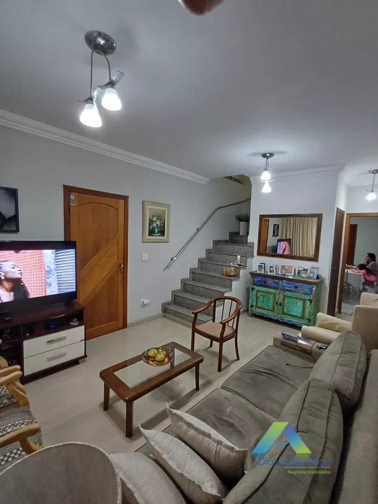 Casa à venda com 3 quartos, 100m² - Foto 1