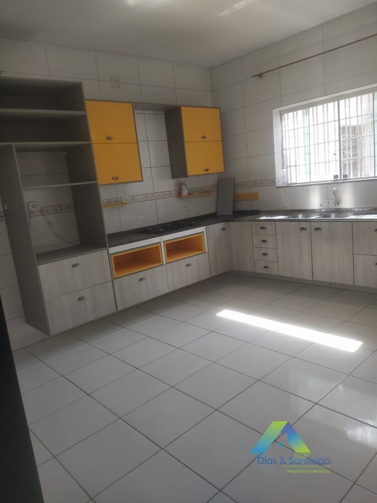 Casa à venda com 3 quartos, 300m² - Foto 4
