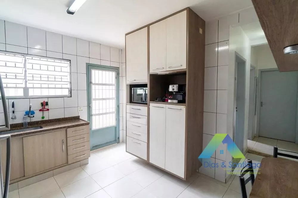 Casa, 3 quartos, 210 m² - Foto 4