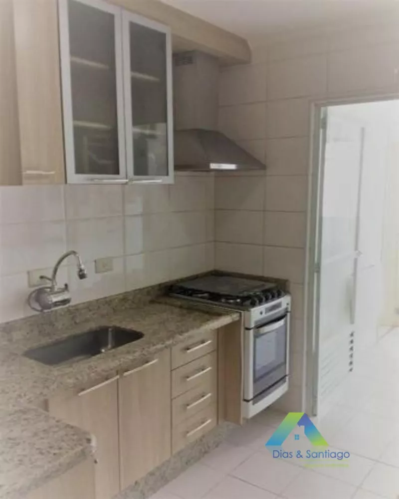 Sobrado à venda com 3 quartos, 230m² - Foto 1