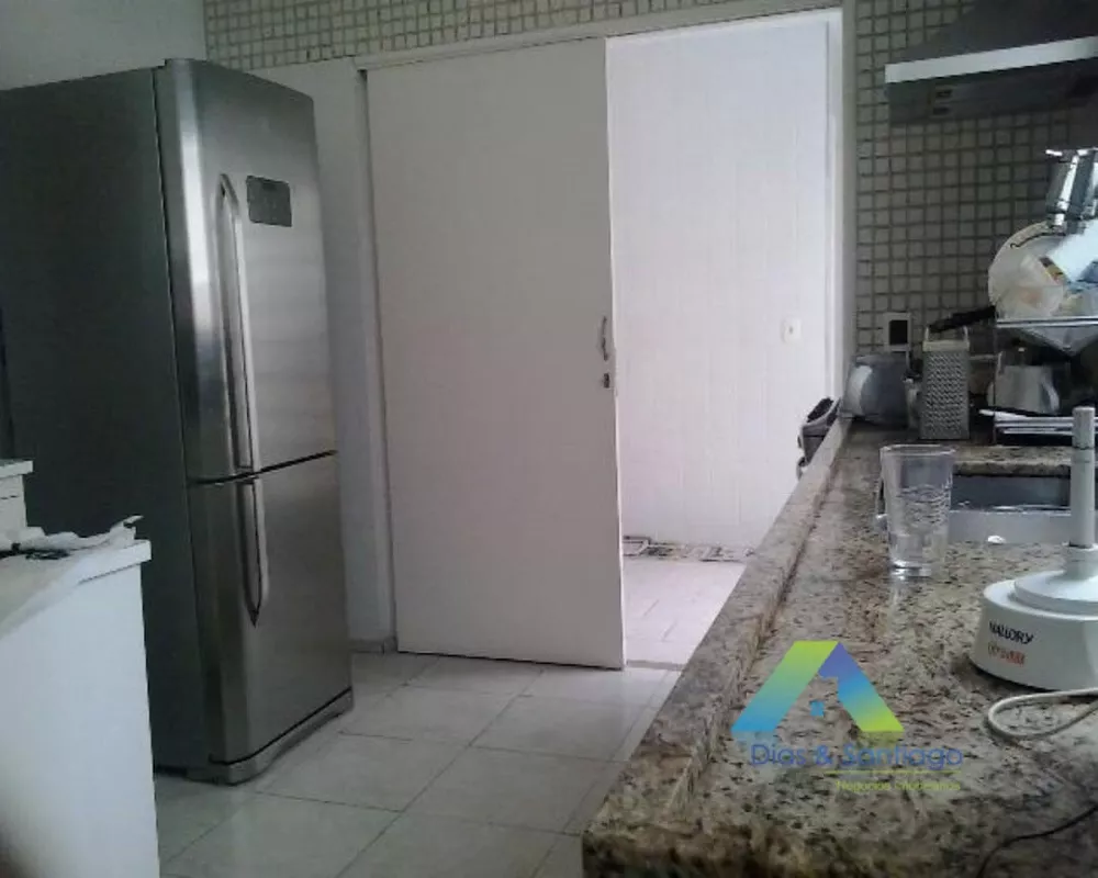 Sobrado à venda com 3 quartos, 230m² - Foto 2