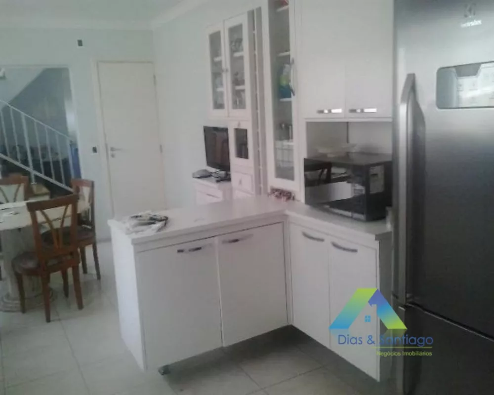 Sobrado à venda com 3 quartos, 230m² - Foto 4