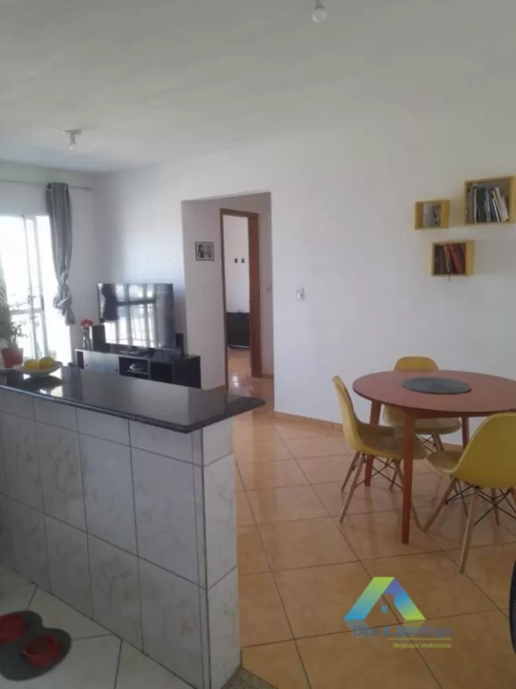 Apartamento à venda com 2 quartos, 70m² - Foto 4