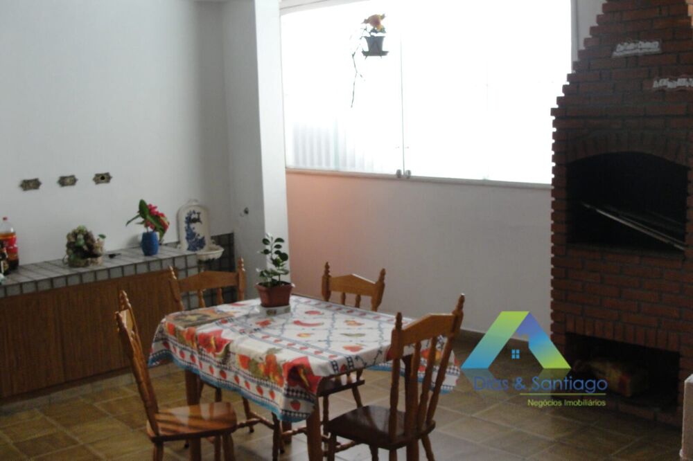 Sobrado à venda com 3 quartos, 313m² - Foto 1