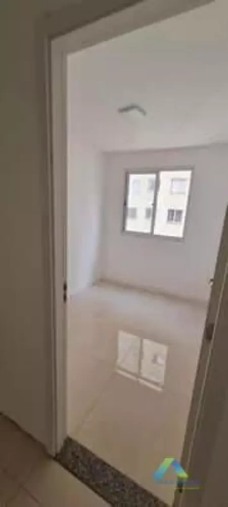 Apartamento à venda com 2 quartos, 40m² - Foto 11