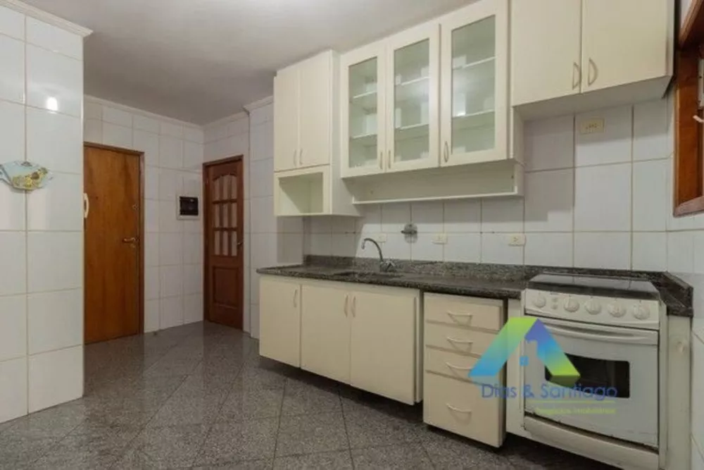 Apartamento à venda com 3 quartos, 125m² - Foto 2