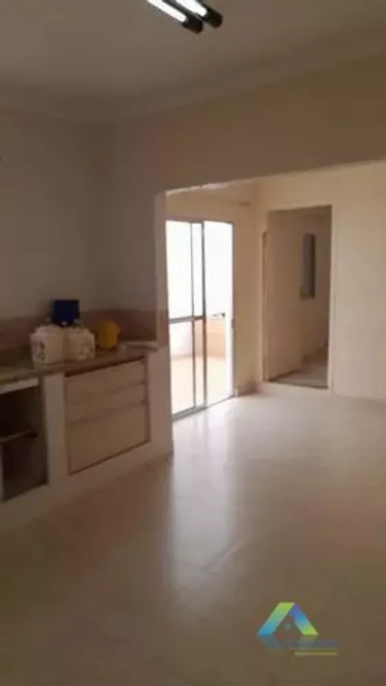 Casa à venda com 2 quartos, 318m² - Foto 2