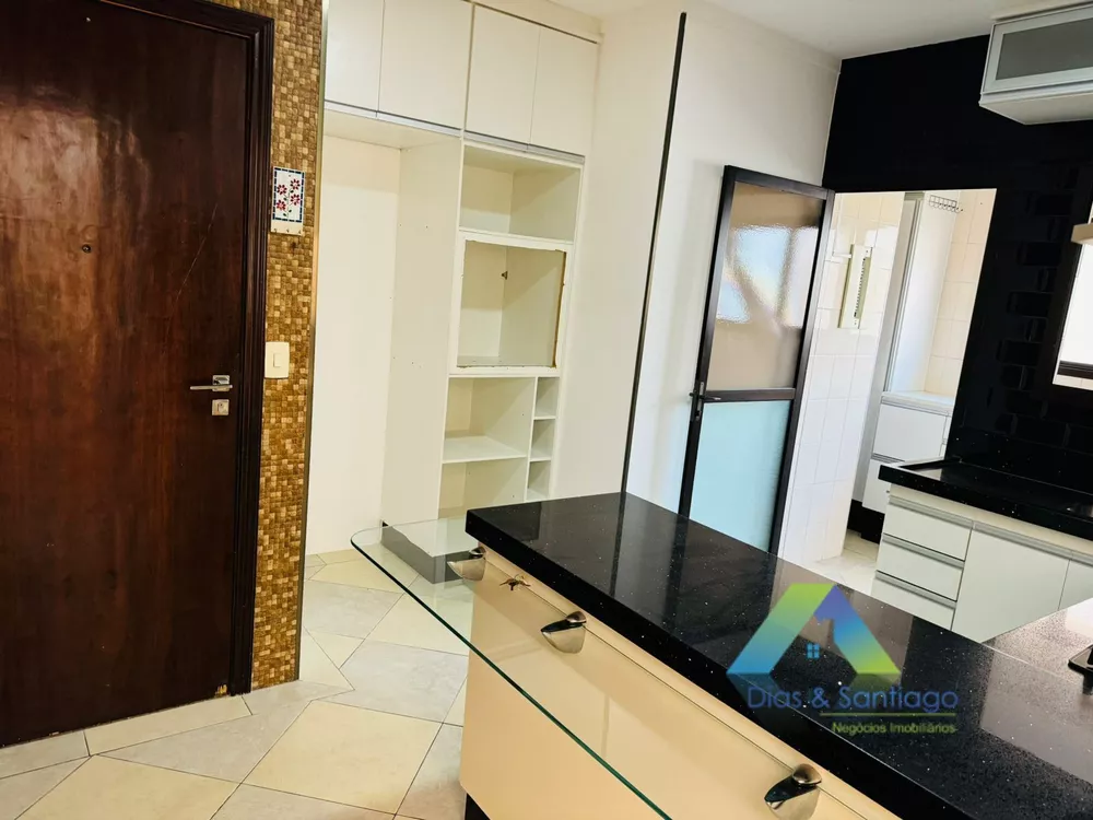 Apartamento à venda com 3 quartos, 127m² - Foto 4