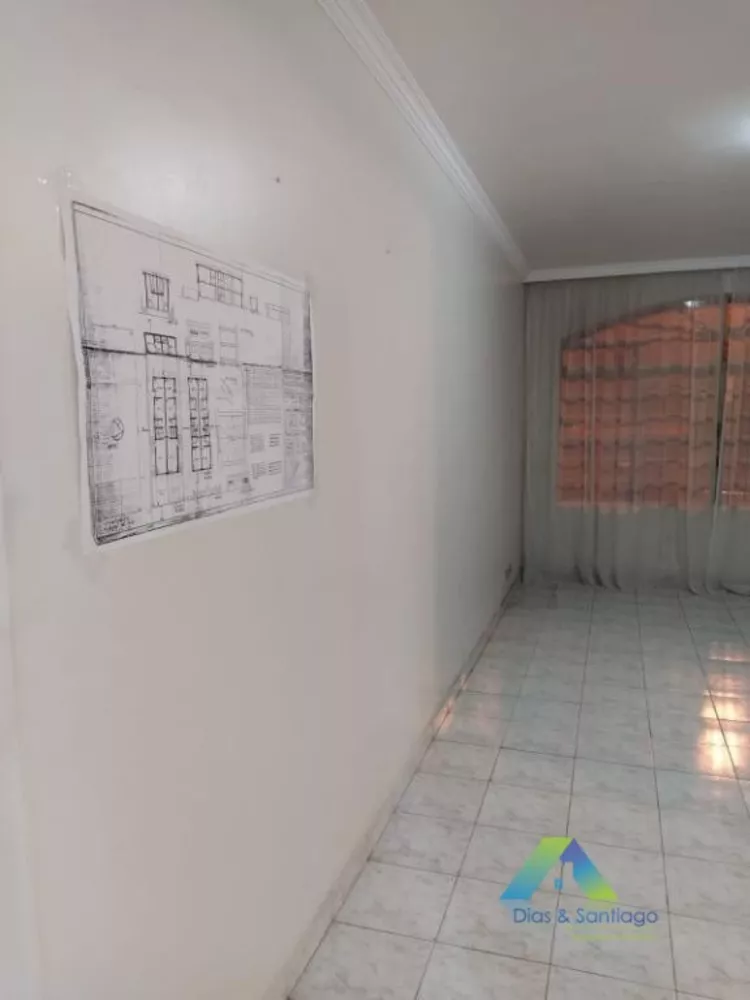 Sobrado à venda com 5 quartos, 240m² - Foto 2