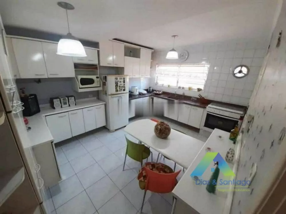 Sobrado à venda com 3 quartos, 174m² - Foto 1