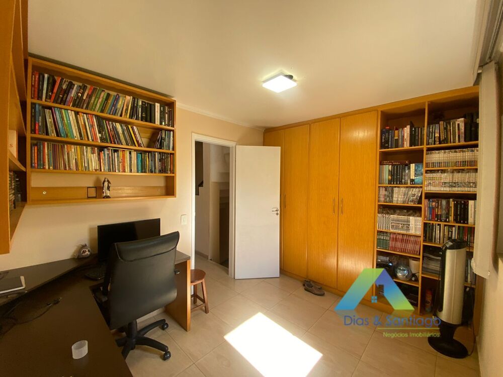 Casa de Condomínio à venda com 4 quartos, 210m² - Foto 2