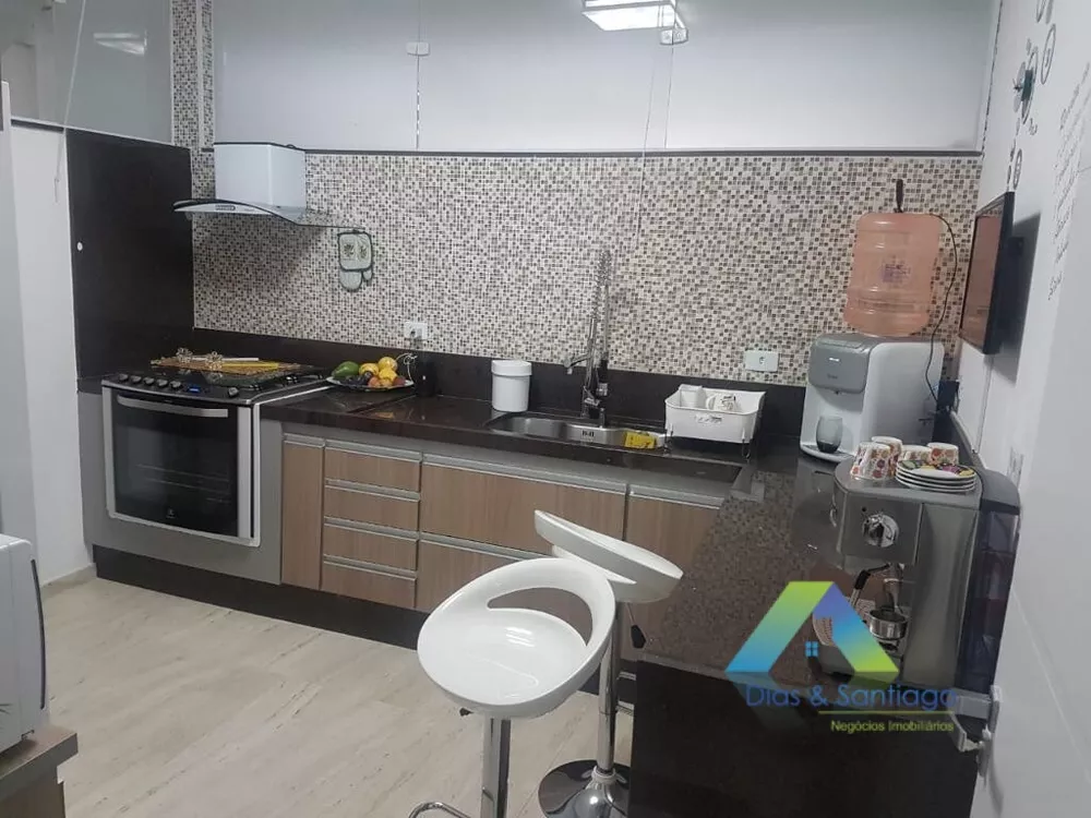 Sobrado à venda com 2 quartos, 220m² - Foto 4