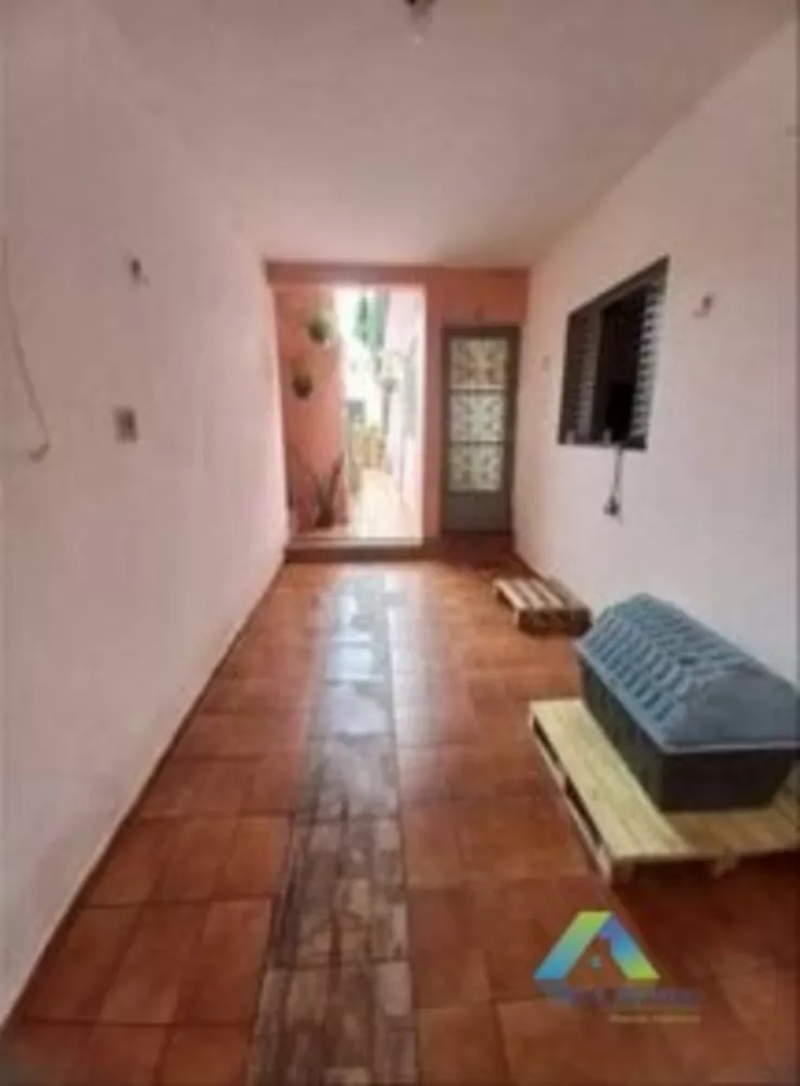 Casa à venda com 2 quartos, 100m² - Foto 3