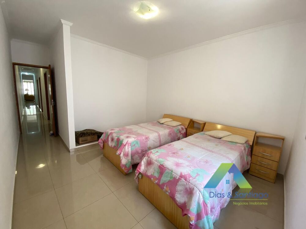 Casa, 3 quartos, 241 m² - Foto 3