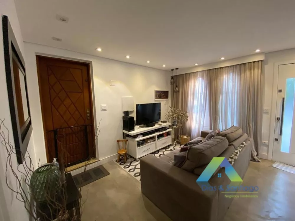 Sobrado à venda com 3 quartos, 180m² - Foto 1