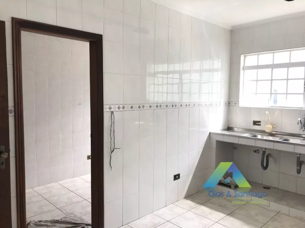 Sobrado à venda com 3 quartos, 285m² - Foto 3