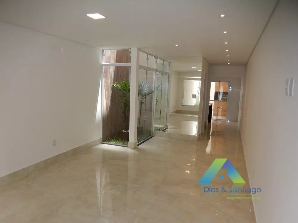 Sobrado à venda com 4 quartos, 200m² - Foto 8