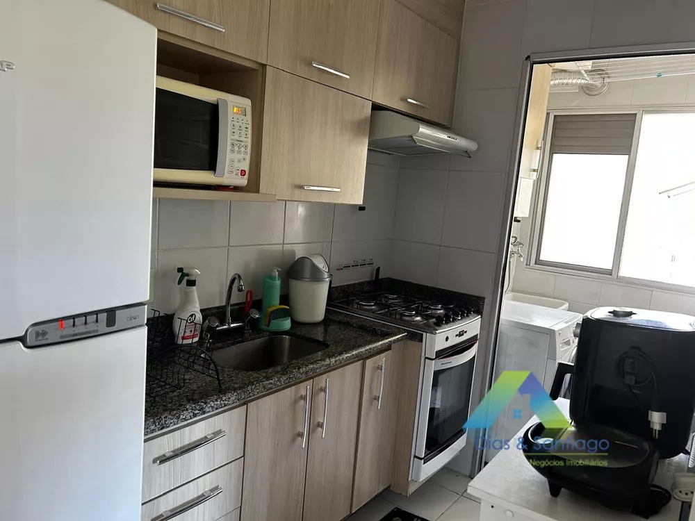 Apartamento à venda com 3 quartos, 60m² - Foto 2