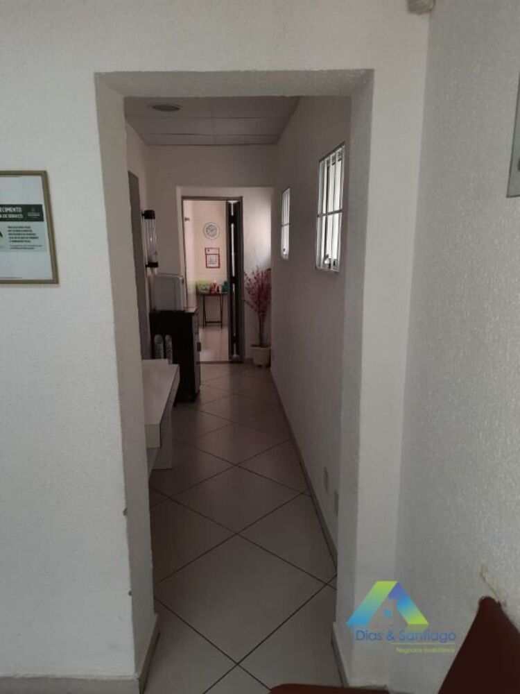 Casa à venda com 4 quartos, 180m² - Foto 4