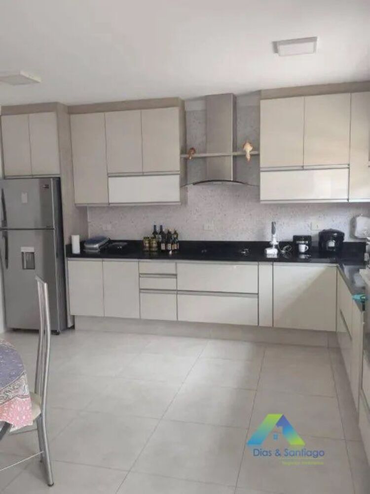 Sobrado para alugar com 4 quartos, 390m² - Foto 1