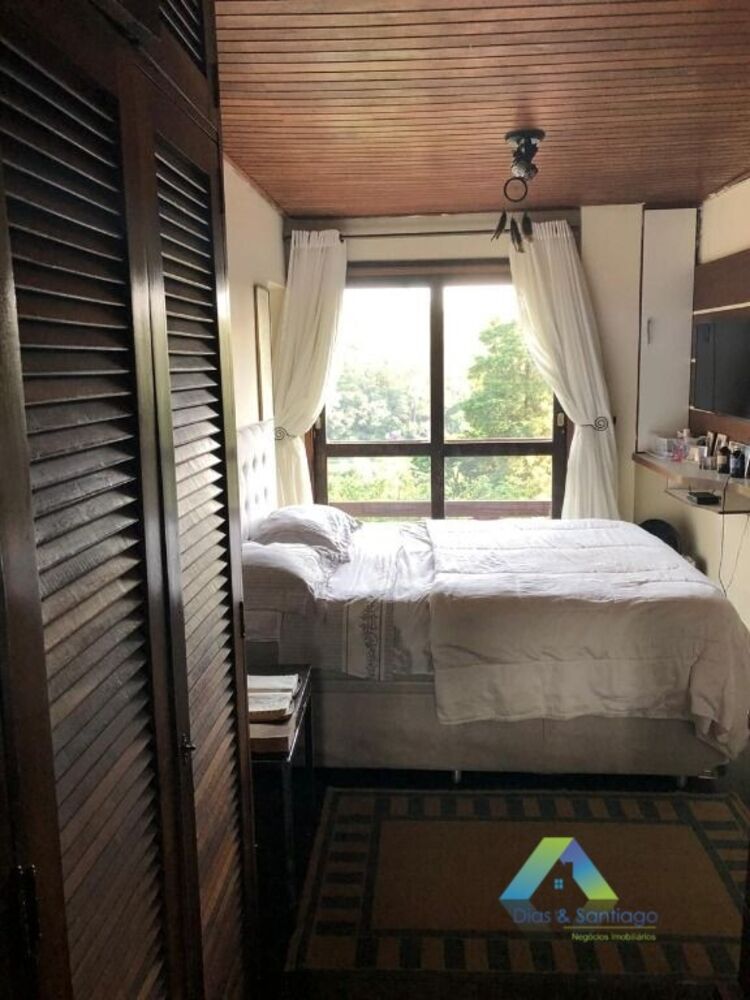 Casa à venda com 3 quartos, 333m² - Foto 10