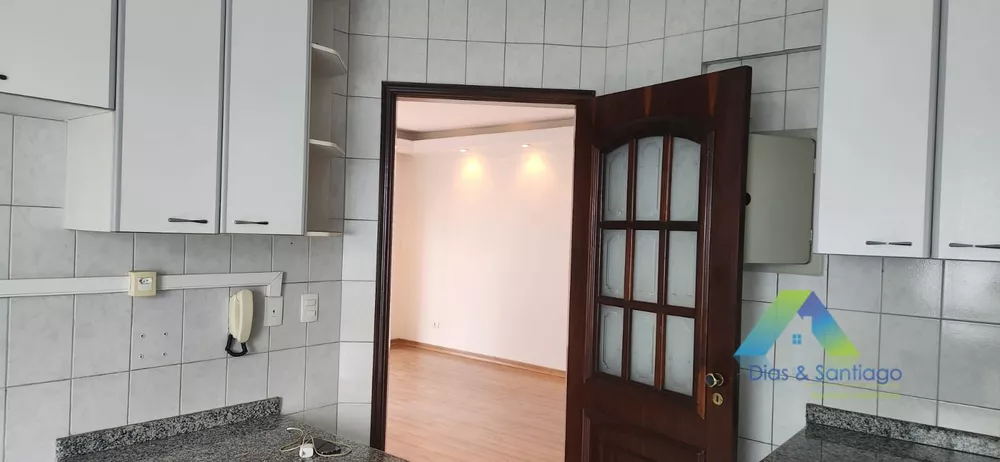 Apartamento à venda com 2 quartos, 63m² - Foto 4