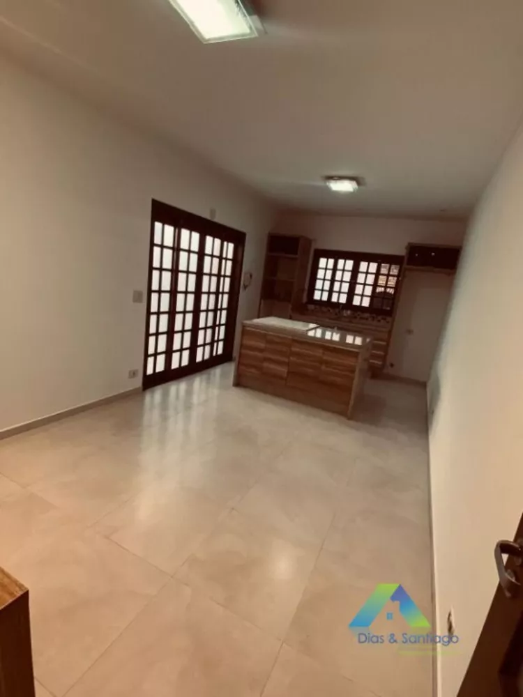 Sobrado à venda com 3 quartos, 125m² - Foto 2