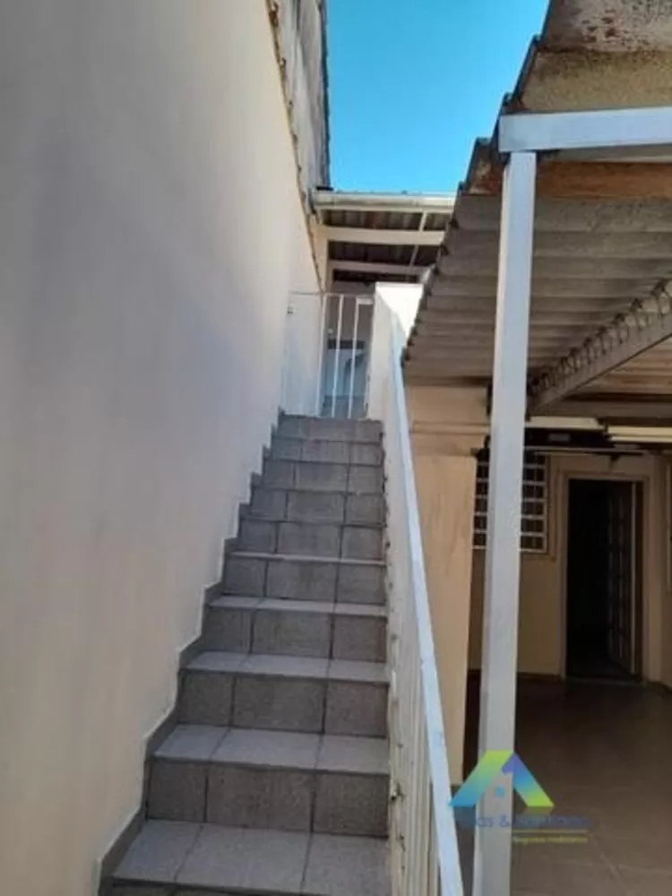 Casa à venda com 3 quartos, 160m² - Foto 3