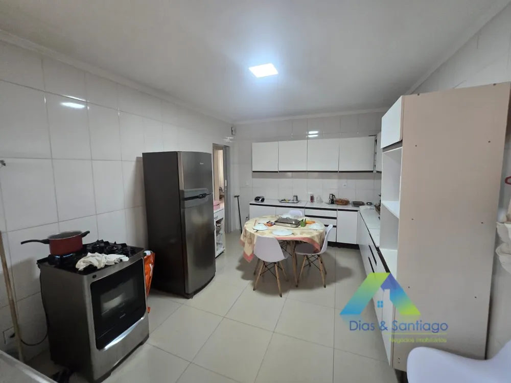 Casa, 3 quartos, 230 m² - Foto 15