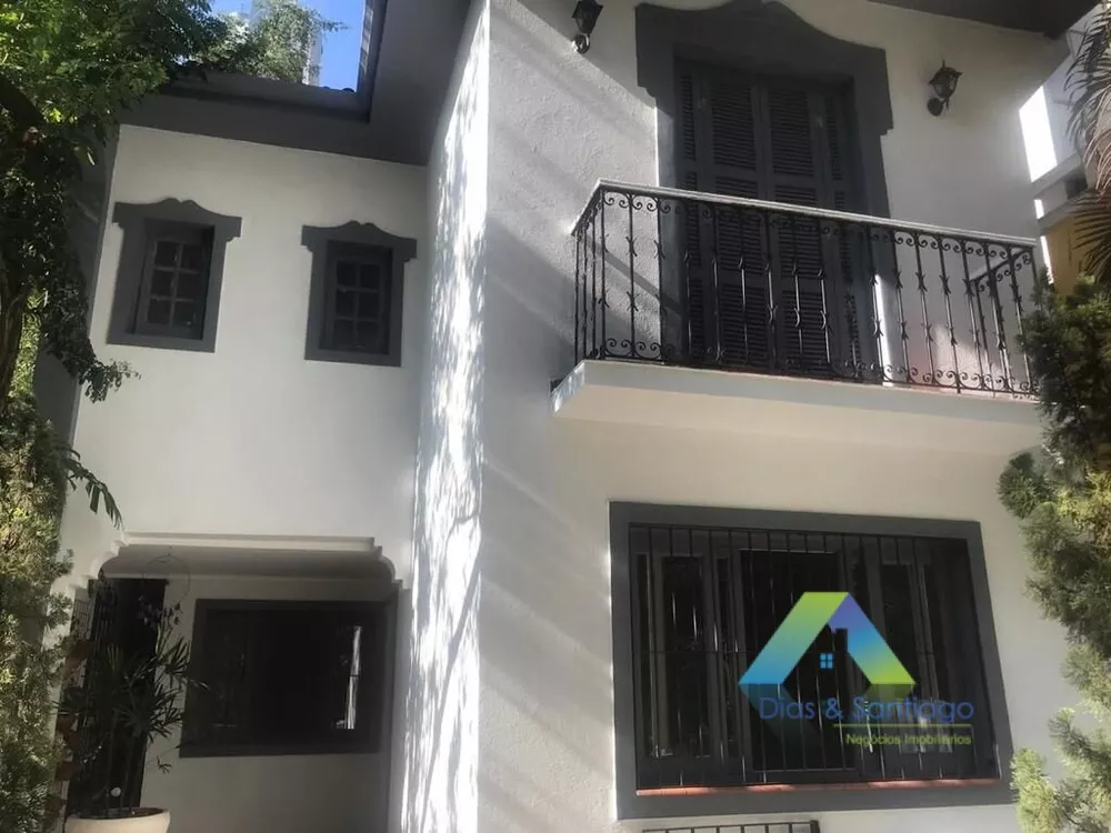 Sobrado à venda com 6 quartos, 300m² - Foto 1