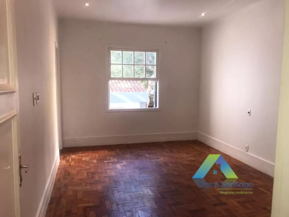 Sobrado à venda com 6 quartos, 300m² - Foto 24