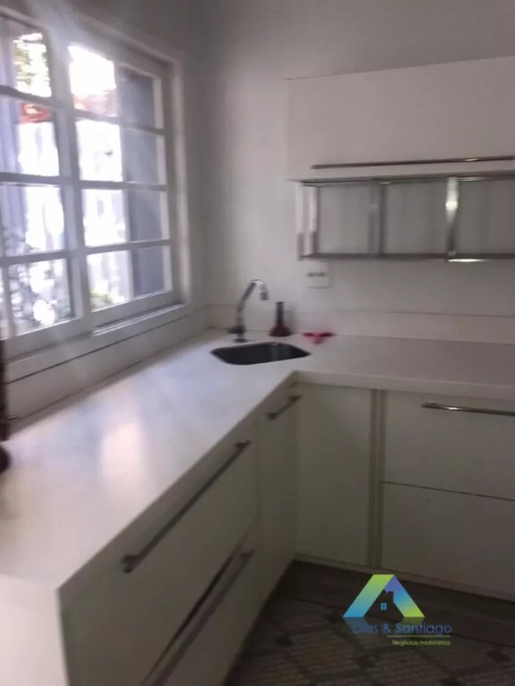 Sobrado à venda com 6 quartos, 300m² - Foto 8