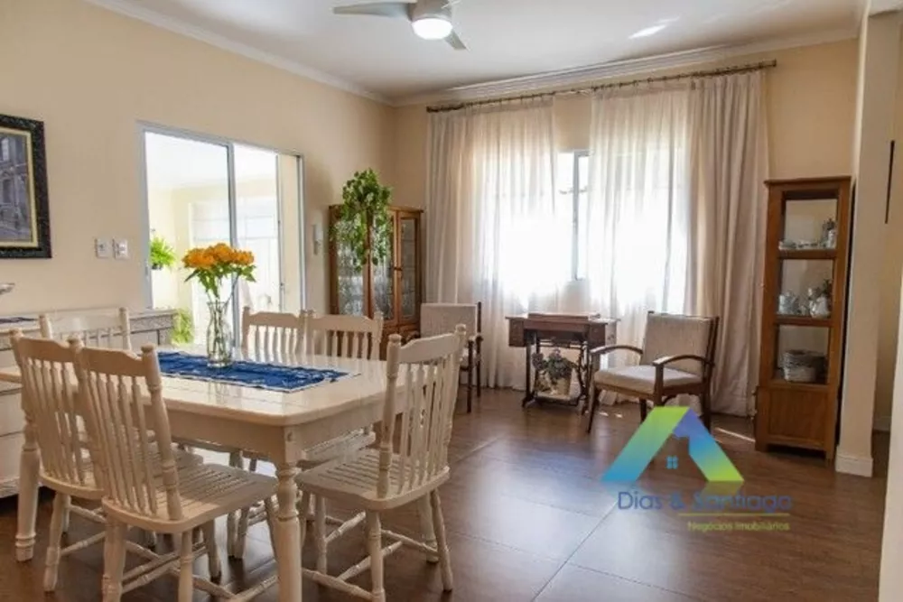 Casa, 2 quartos, 205 m² - Foto 1