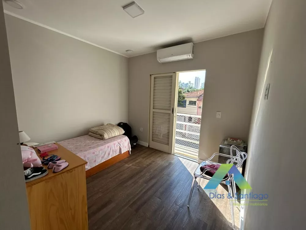 Casa à venda com 3 quartos, 243m² - Foto 4