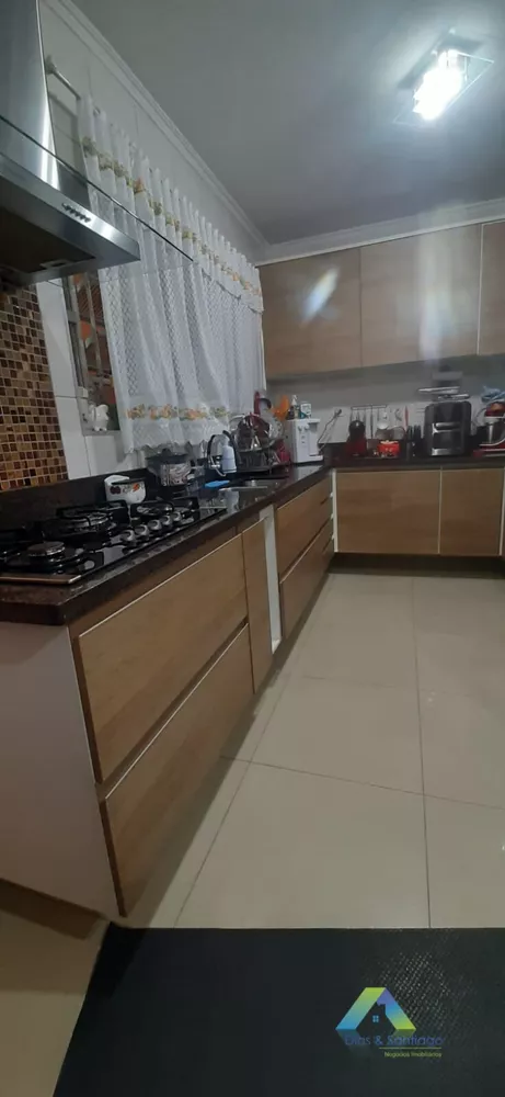 Sobrado à venda com 3 quartos, 210m² - Foto 11