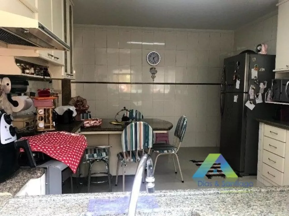 Sobrado à venda com 3 quartos, 300m² - Foto 3