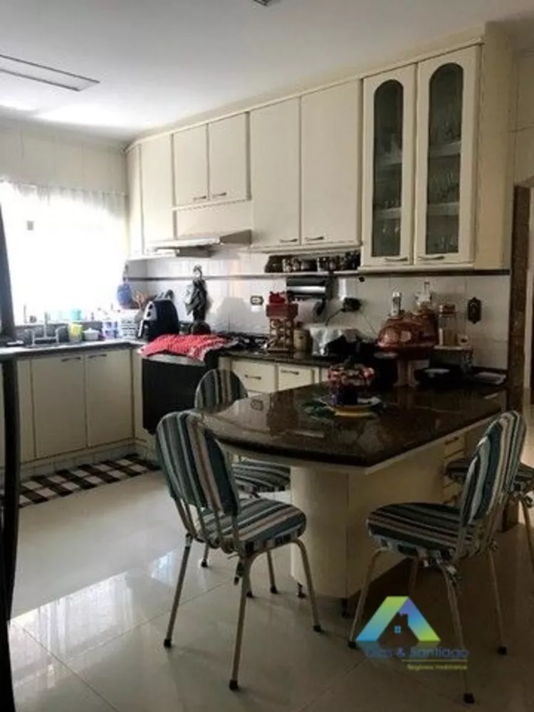 Sobrado à venda com 3 quartos, 300m² - Foto 4