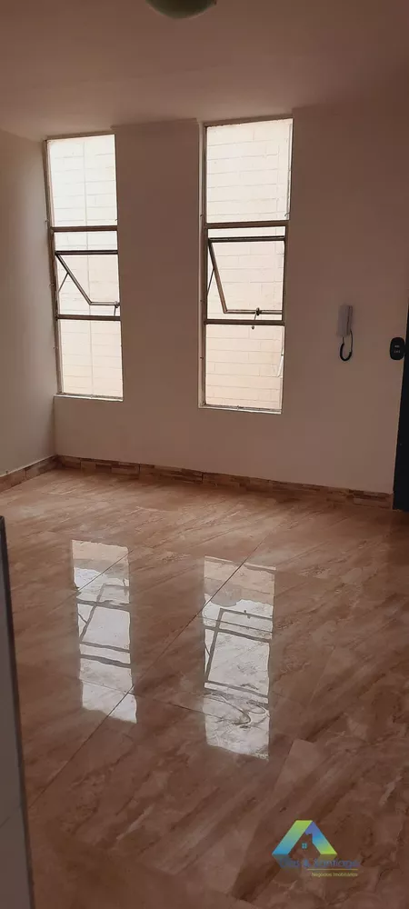 Apartamento à venda com 2 quartos, 58m² - Foto 2