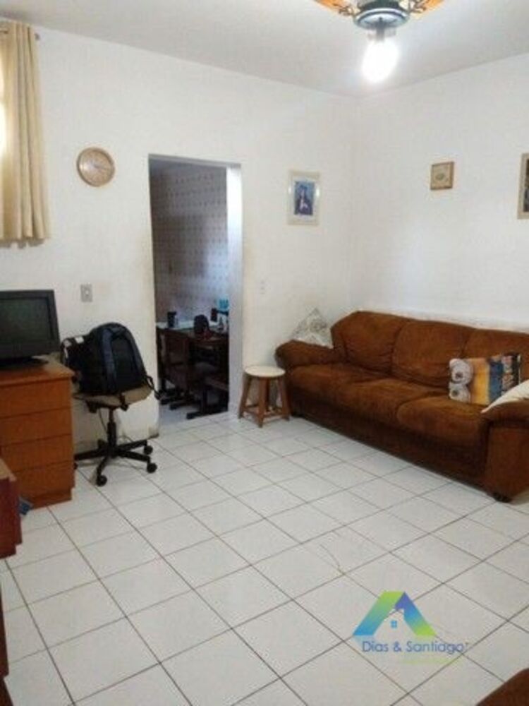 Sobrado à venda com 4 quartos, 219m² - Foto 1