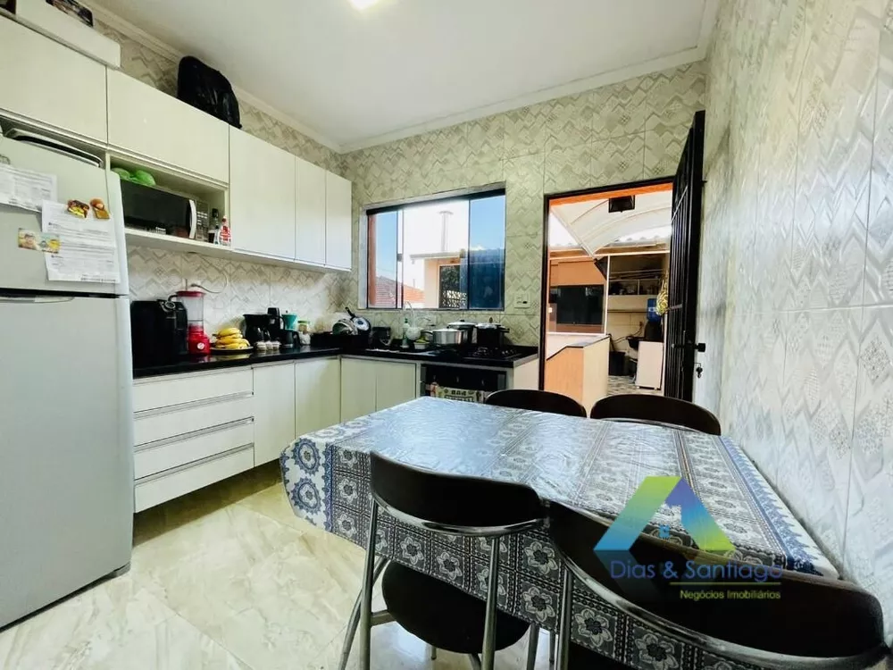 Sobrado à venda com 3 quartos, 150m² - Foto 2