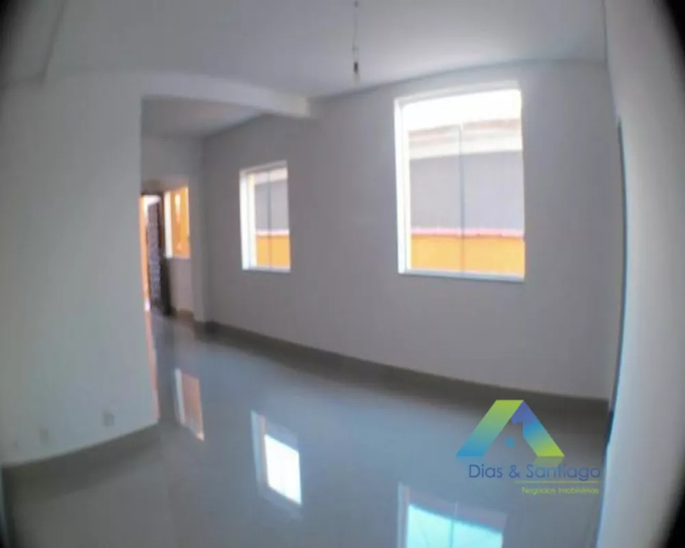 Sobrado à venda com 3 quartos, 210m² - Foto 1