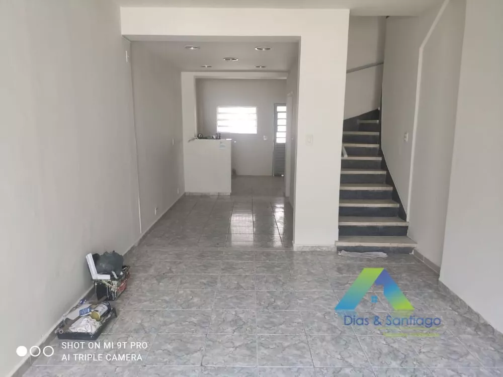 Sobrado à venda com 4 quartos, 250m² - Foto 1