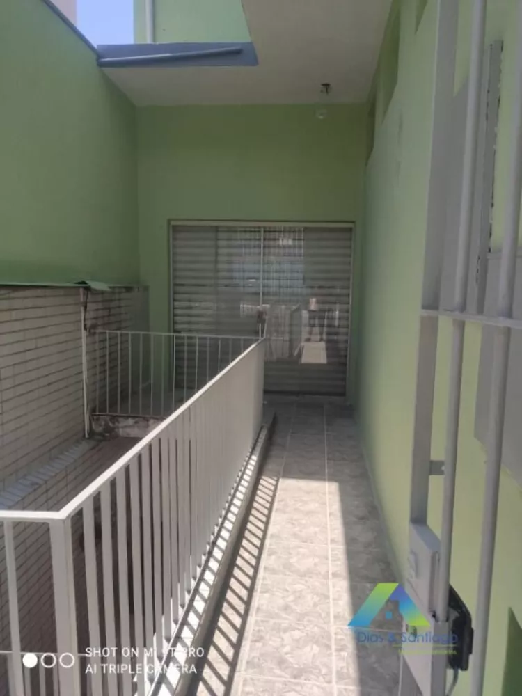 Sobrado à venda com 4 quartos, 250m² - Foto 2