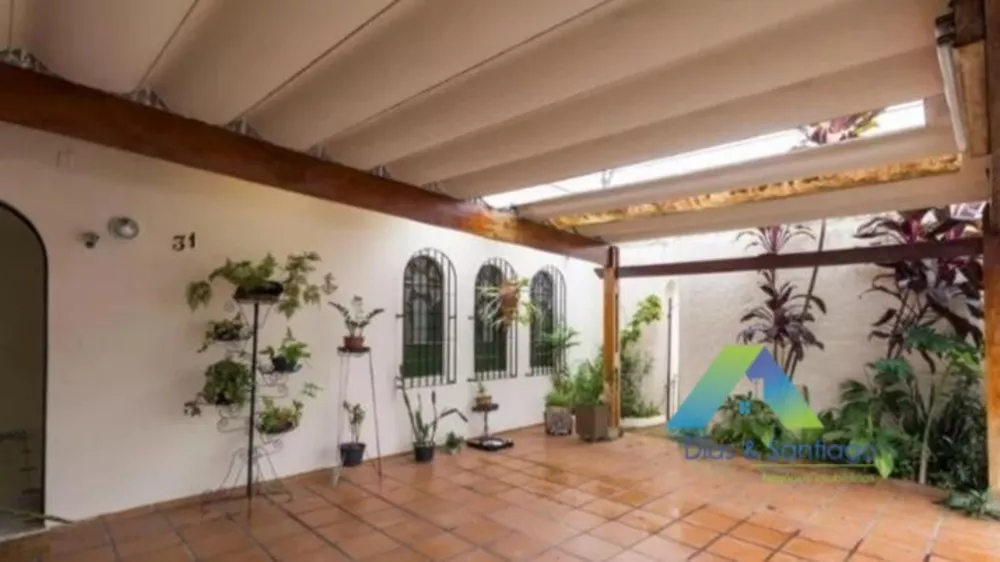 Casa à venda com 3 quartos, 148m² - Foto 1